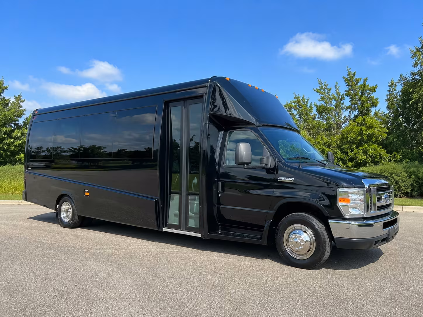 vallejo minibus rentals for military ceremonies veterans events